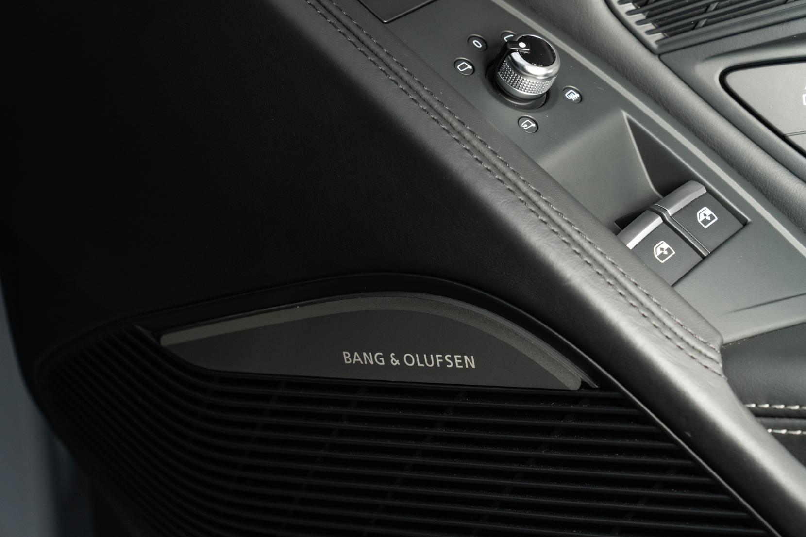 Audi R8 5.2 FSI V10 Performance Carbon Black Coupe 2dr Petrol S Tronic quattro Euro 6 (s/s) (620 ps)