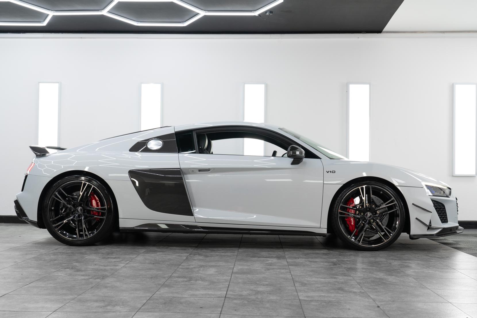Audi R8 5.2 FSI V10 Performance Carbon Black Coupe 2dr Petrol S Tronic quattro Euro 6 (s/s) (620 ps)
