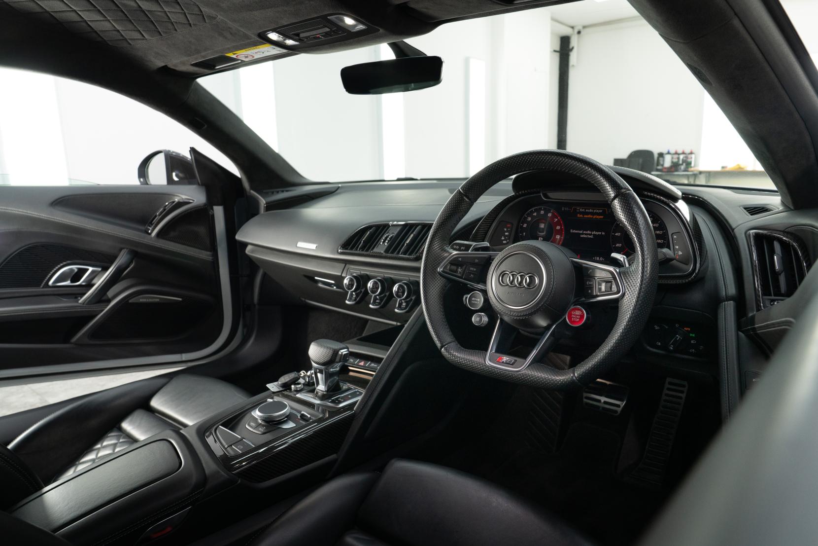 Audi R8 5.2 FSI V10 Performance Carbon Black Coupe 2dr Petrol S Tronic quattro Euro 6 (s/s) (620 ps)