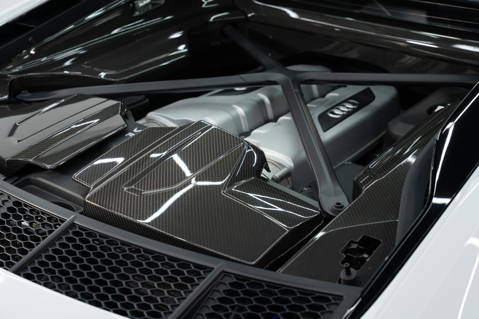 Audi R8 5.2 FSI V10 Performance Carbon Black Coupe 2dr Petrol S Tronic quattro Euro 6 (s/s) (620 ps)