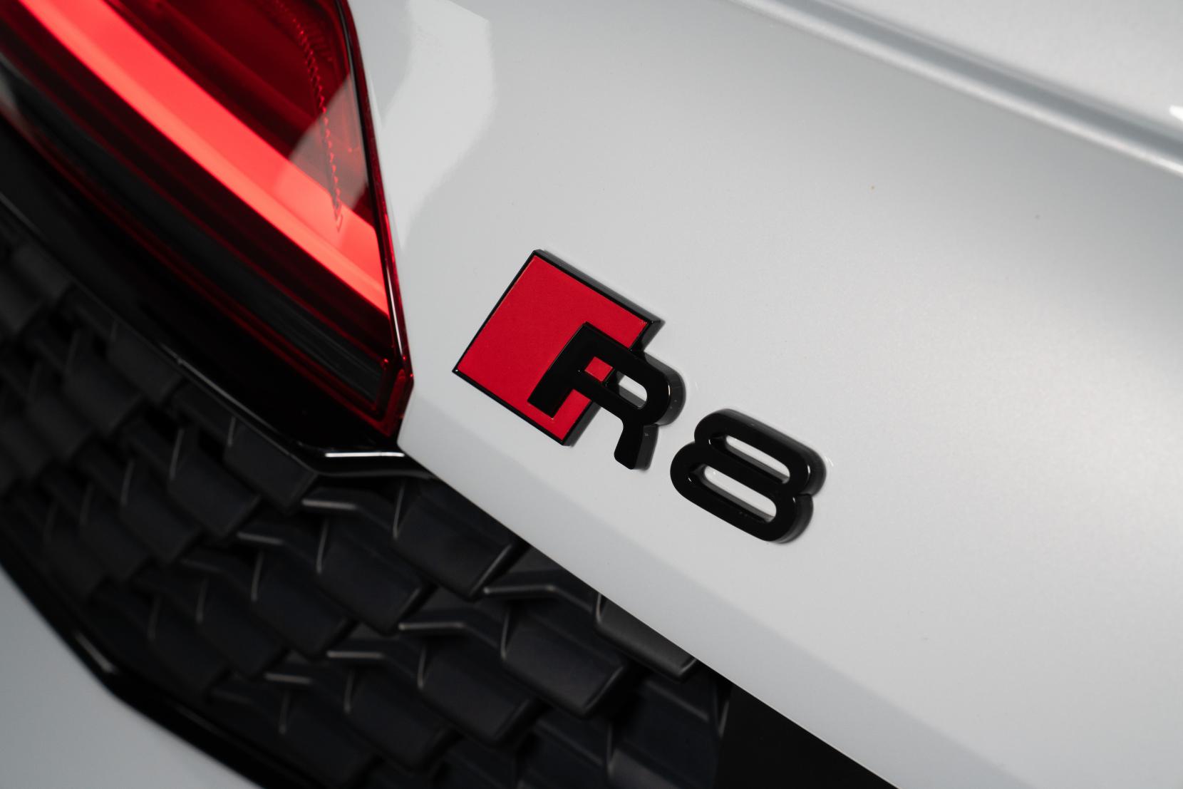 Audi R8 5.2 FSI V10 Performance Carbon Black Coupe 2dr Petrol S Tronic quattro Euro 6 (s/s) (620 ps)