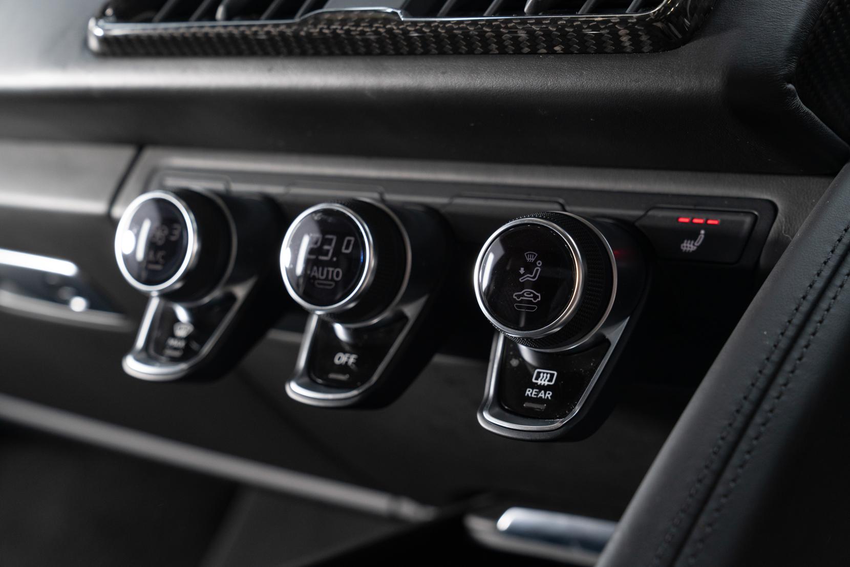 Audi R8 5.2 FSI V10 Performance Carbon Black Coupe 2dr Petrol S Tronic quattro Euro 6 (s/s) (620 ps)