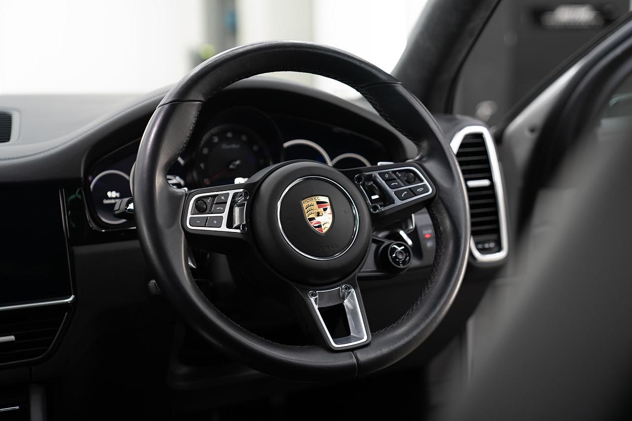 Porsche Cayenne 4.0T V8 GPF Turbo SUV 5dr Petrol TiptronicS 4WD Euro 6 (s/s) (550 ps)