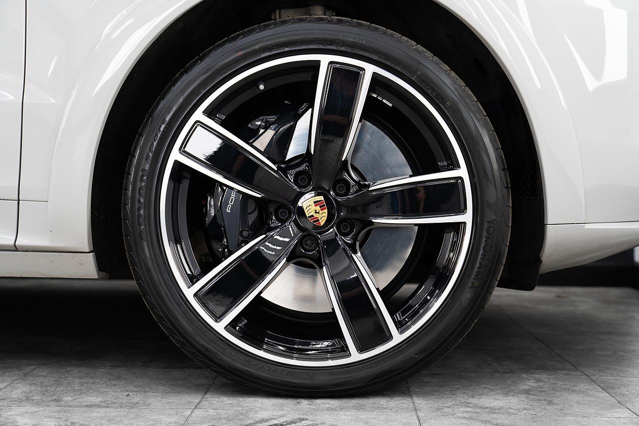 Porsche Cayenne 4.0T V8 GPF Turbo SUV 5dr Petrol TiptronicS 4WD Euro 6 (s/s) (550 ps)