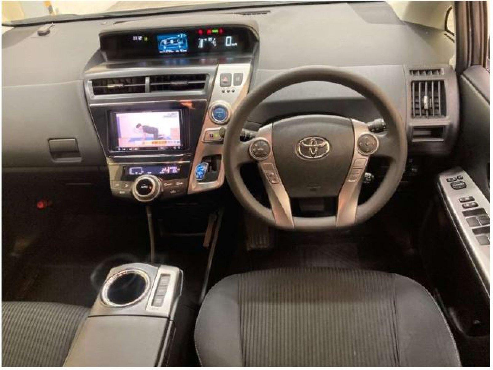 Toyota Prius  ALPHA S