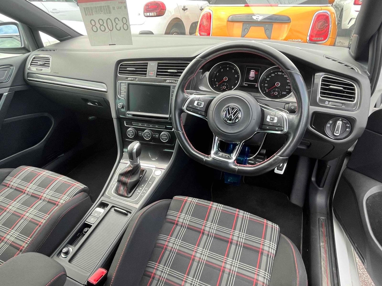 Volkswagen GOLF GTI 2.0