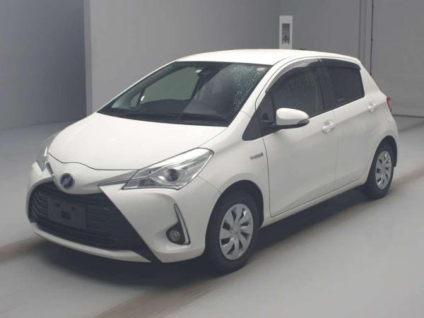 Toyota Vitz HYBRID F