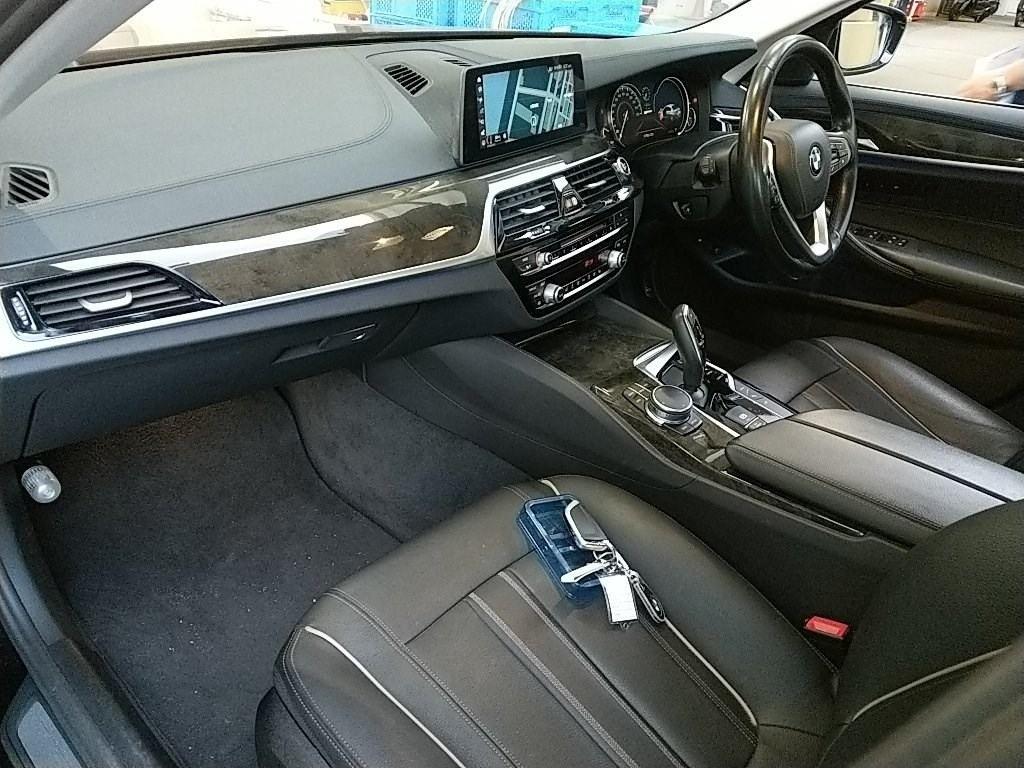 BMW 530 E RUG JIIPAF