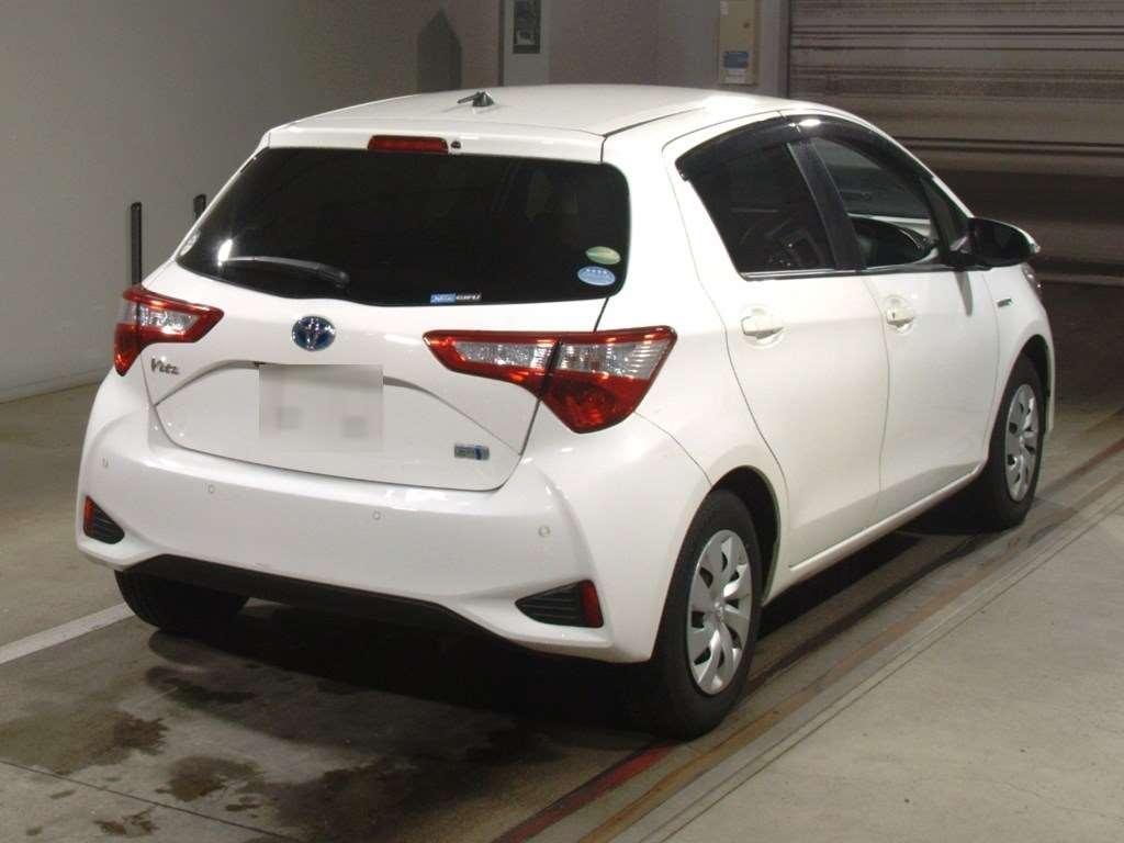 Toyota VITZ HYBRID F