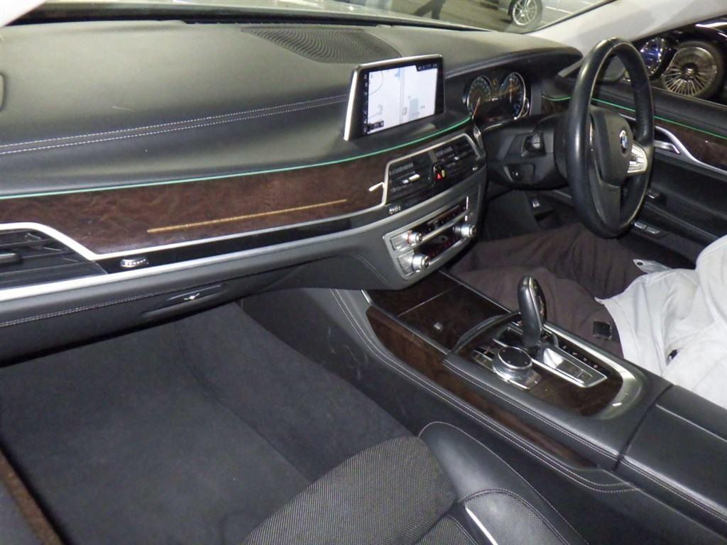 BMW 7 Series 740E IPERFORMANCE
