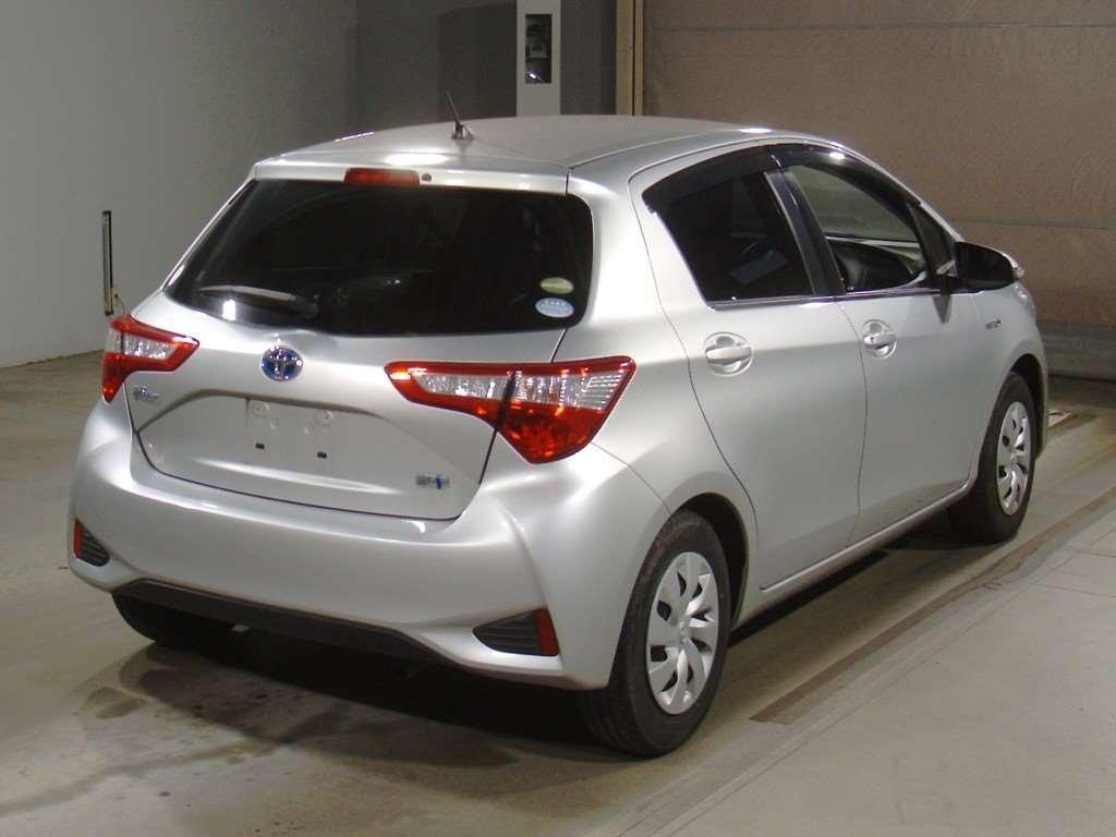 Toyota Vitz HYBRID F