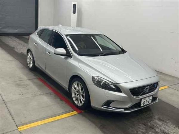 Volvo V40 D4_SE