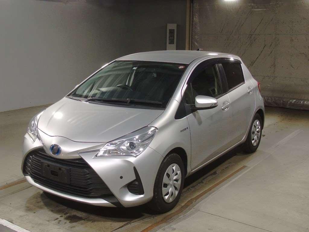 Toyota Vitz HYBRID F