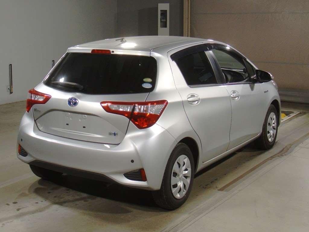 Toyota Vitz HYBRID F