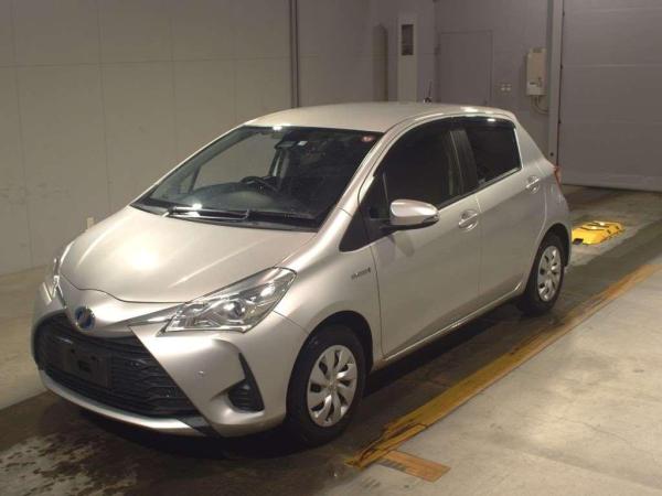 Toyota Vitz HYBRID F