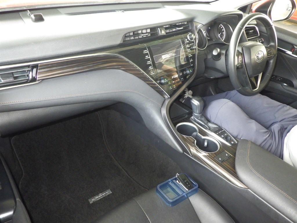 Toyota Camry G LEATHER PACKAGE