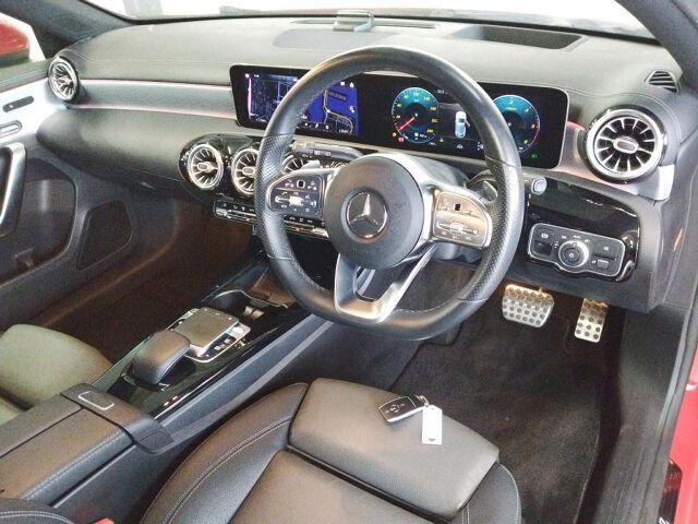 Mercedes-Benz A-class A200D AMG LINE