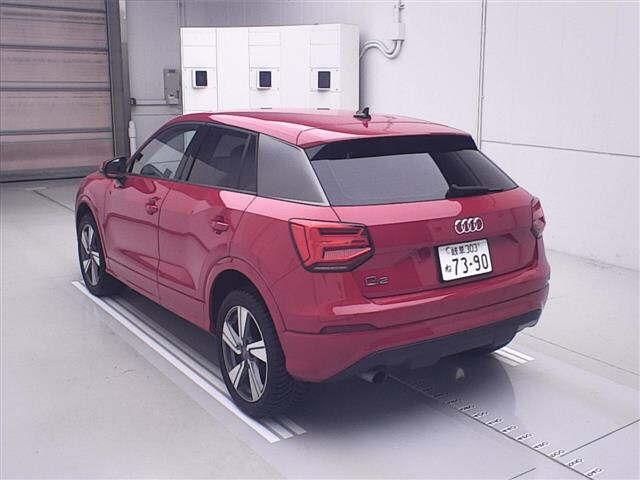 Audi Q2 Q2 ﾊｯｼｭﾀｸﾞ ﾌﾞﾗｯｸｽﾀｲﾘﾝｸﾞ