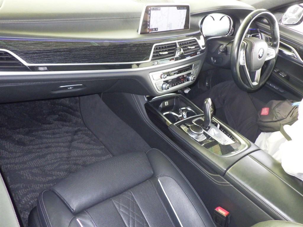 BMW 7 Series 740E IPERFORMANCE M-SPORT