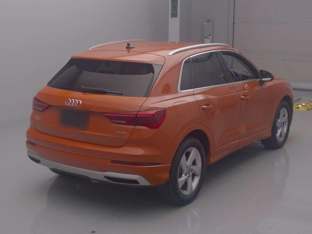 Audi Q3 35TDIｸﾜﾄﾛｱﾄﾞﾊﾞﾝｽ 4WD
