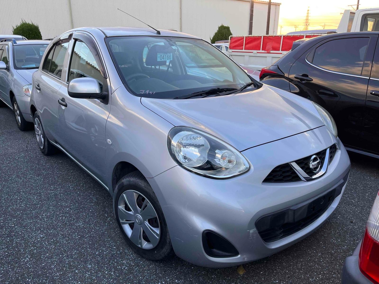 Nissan MARCH S