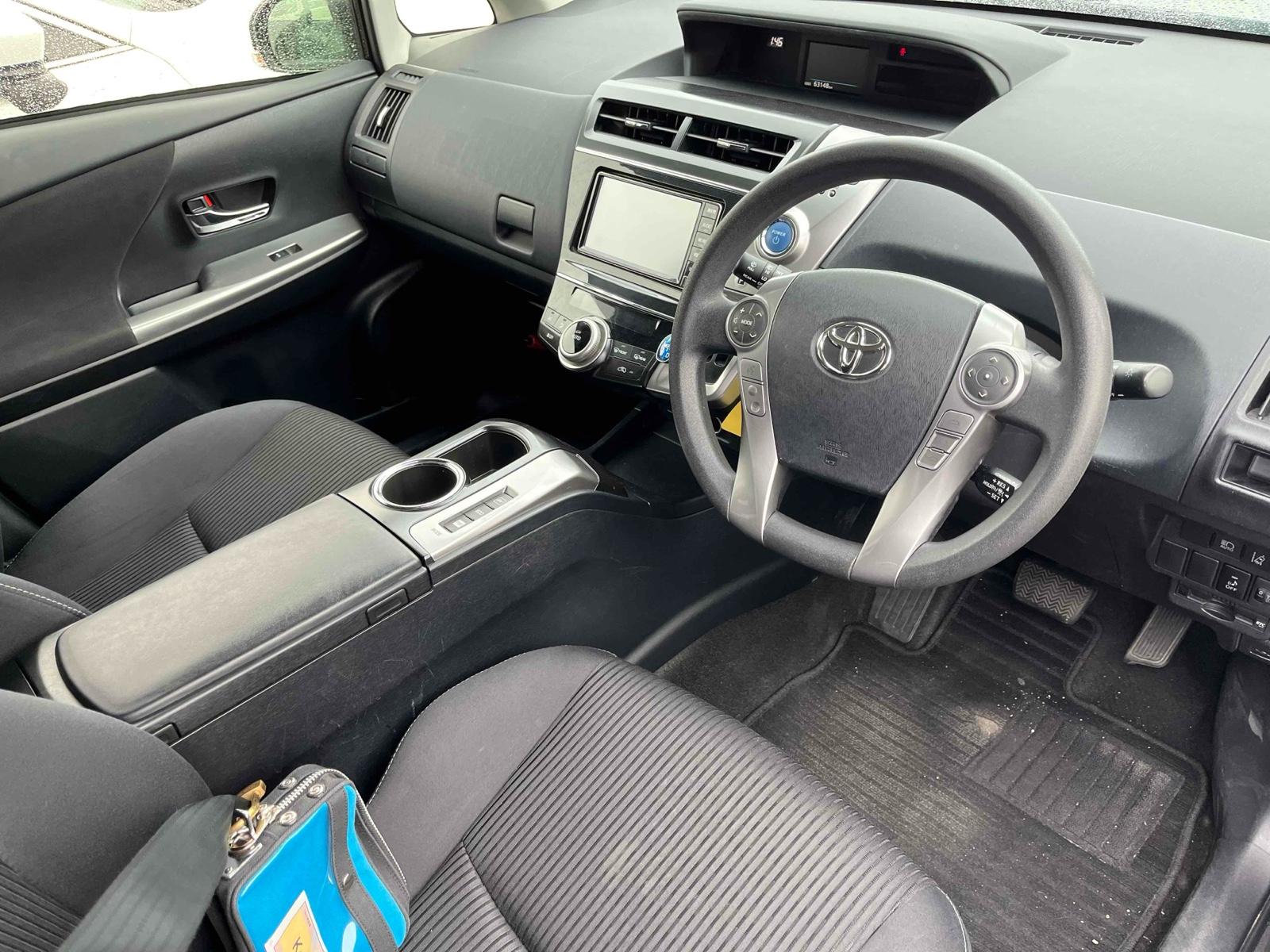 Toyota Prius ALPHA S