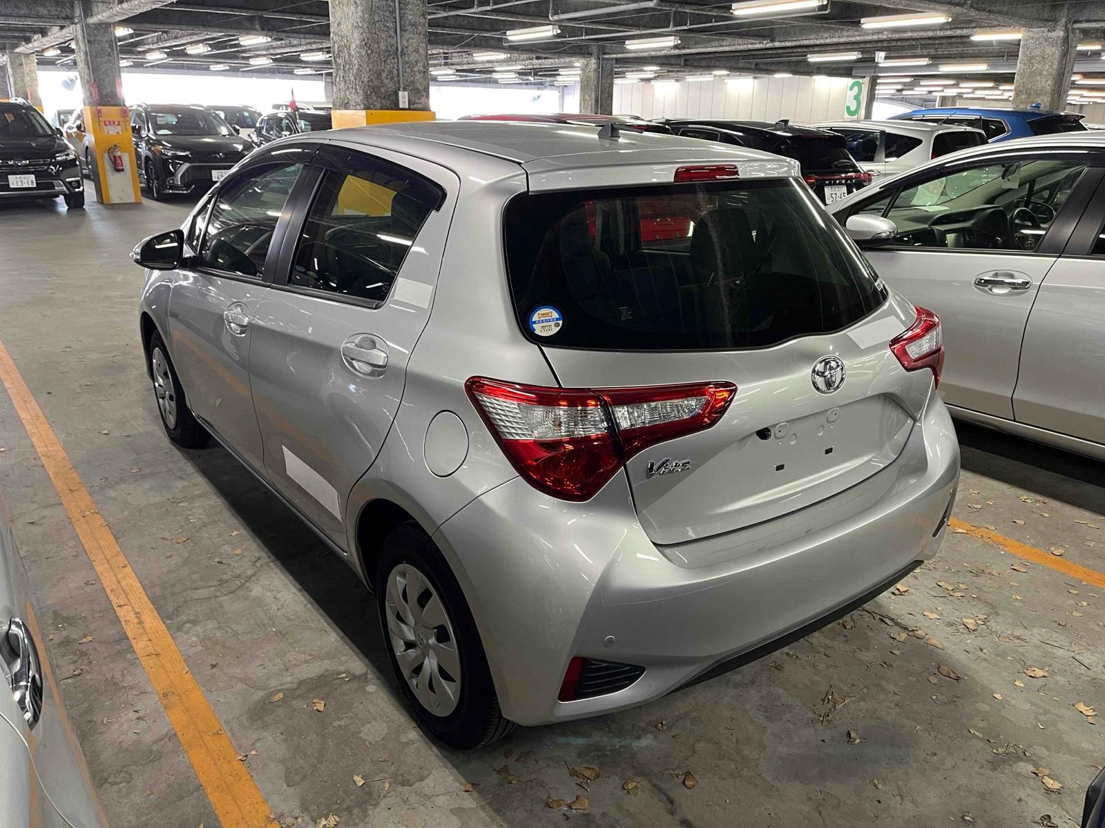 Toyota Vitz F M PACKAGE