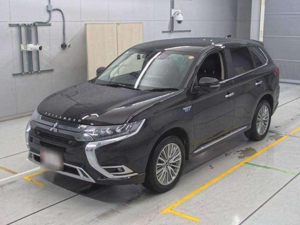 Mitsubishi ｱｳﾄﾗﾝﾀﾞｰPHEV G 4WD