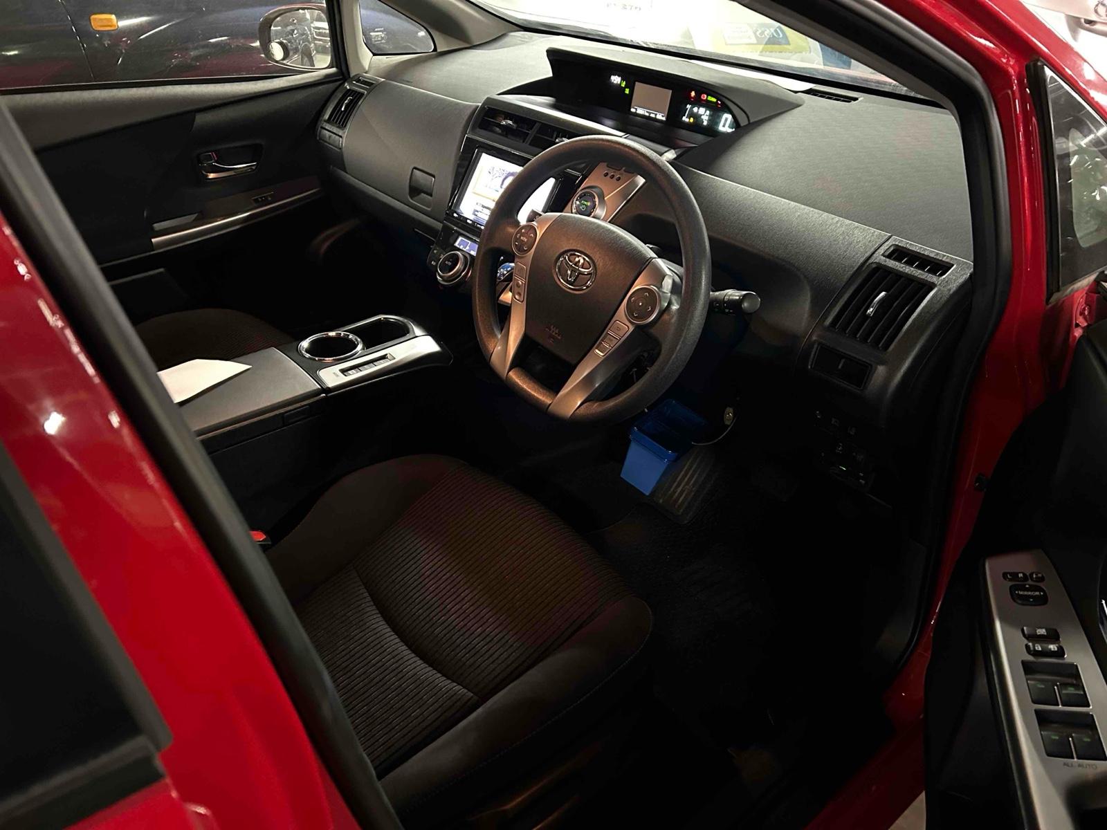 Toyota Prius ALPHA S