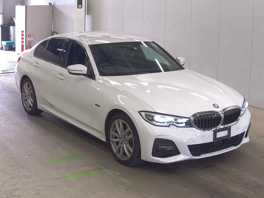 BMW 3 Series 4d 330E M-SPORT