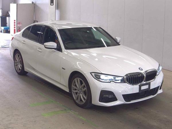 BMW 3 Series 4d 330E M-SPORT