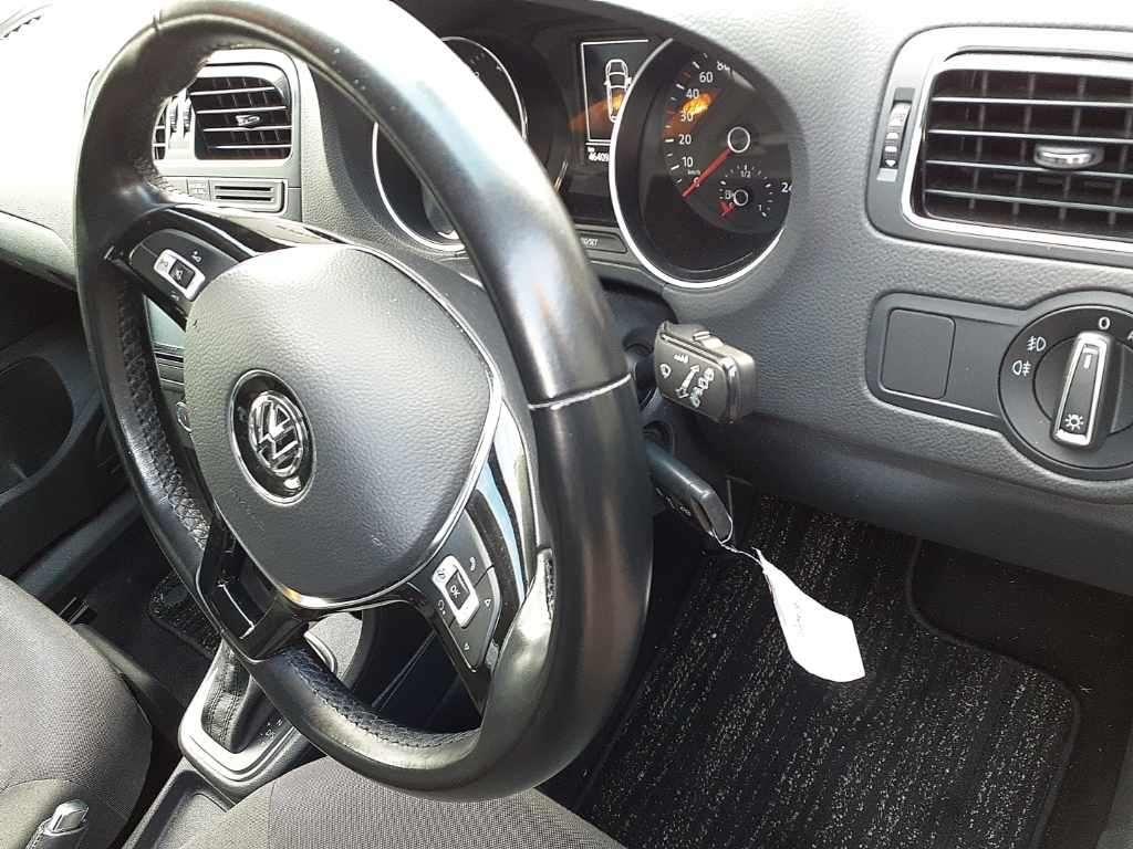 Volkswagen Polo TSI CONFORT LINE