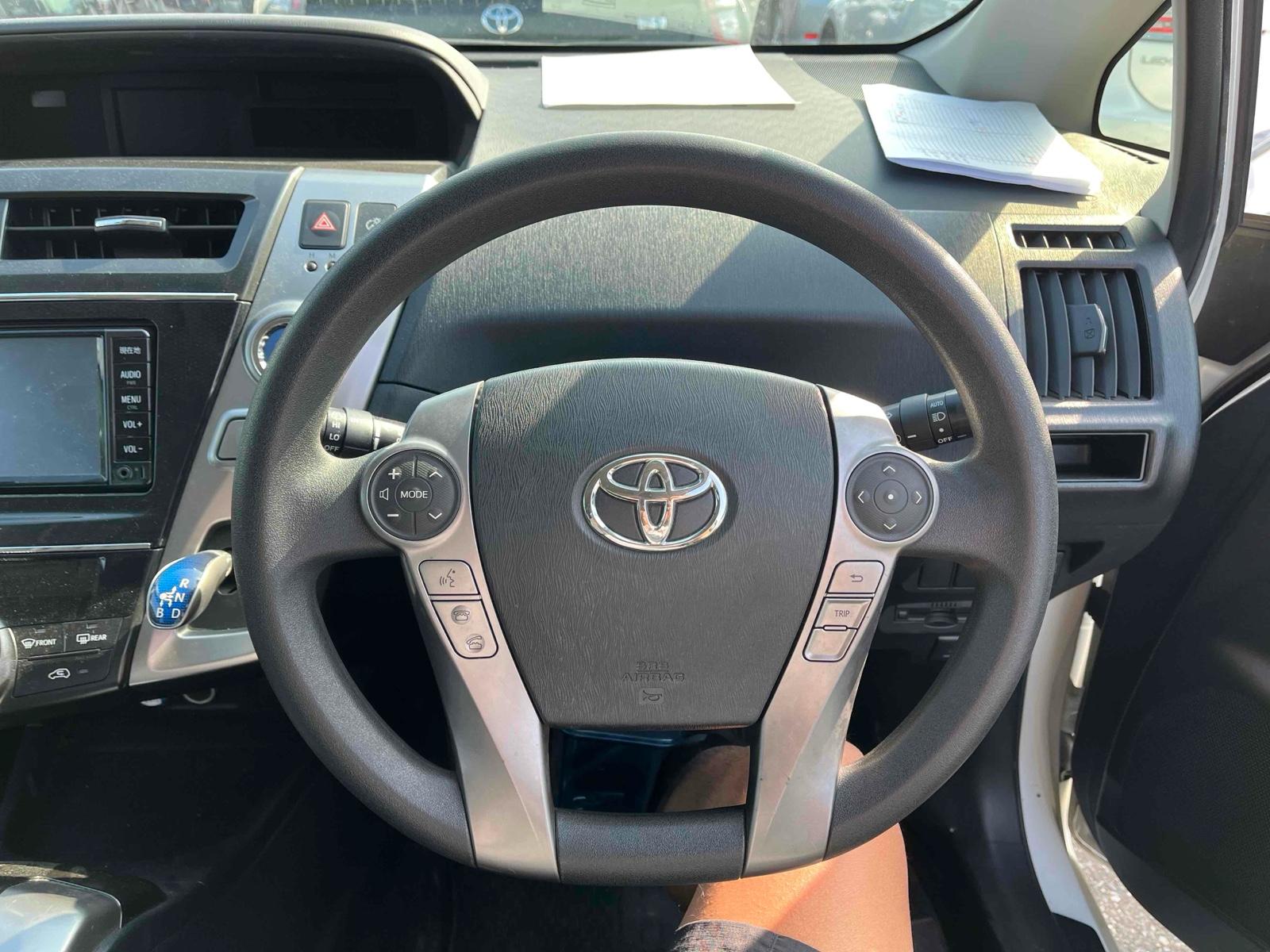 Toyota Prius ALPHA S