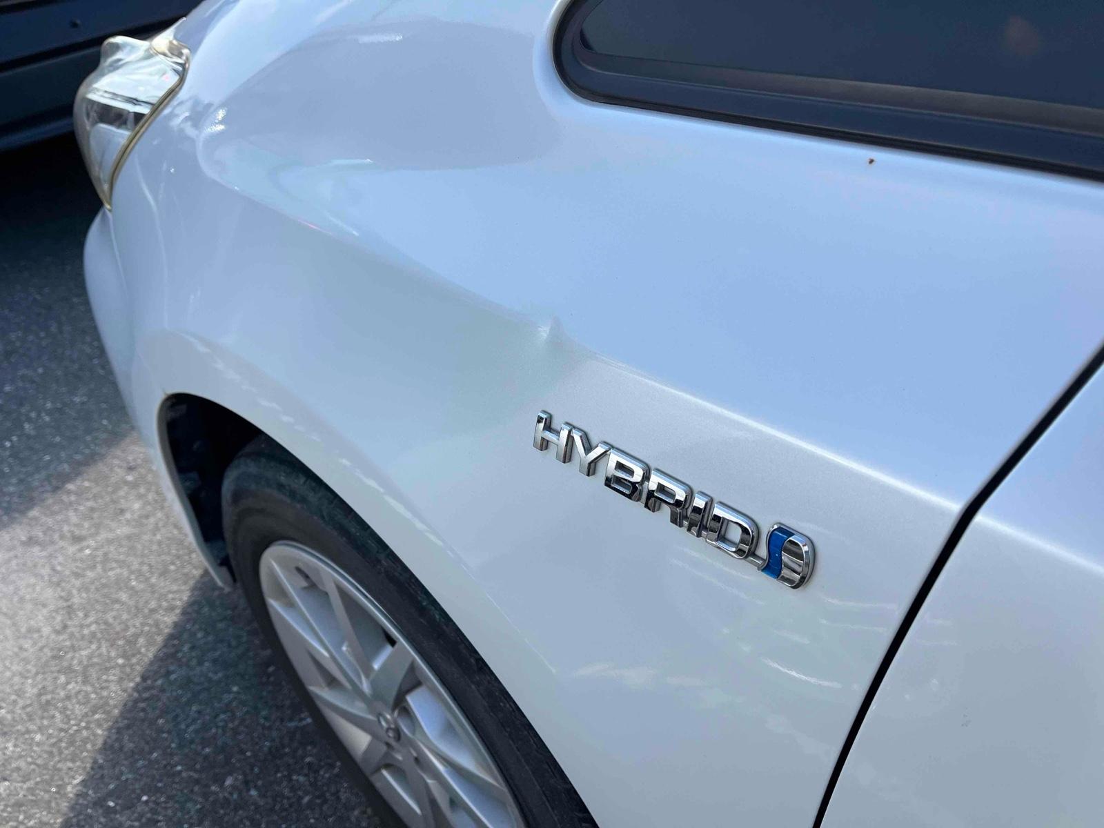Toyota Prius ALPHA S