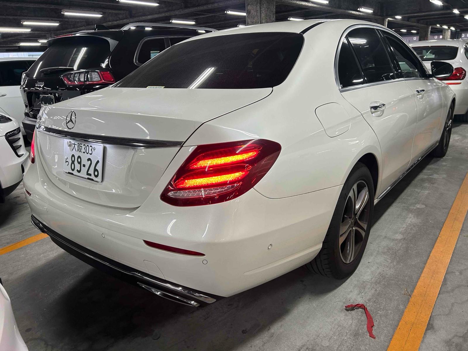 Mercedes-Benz E Class E220D AVANT GYARU