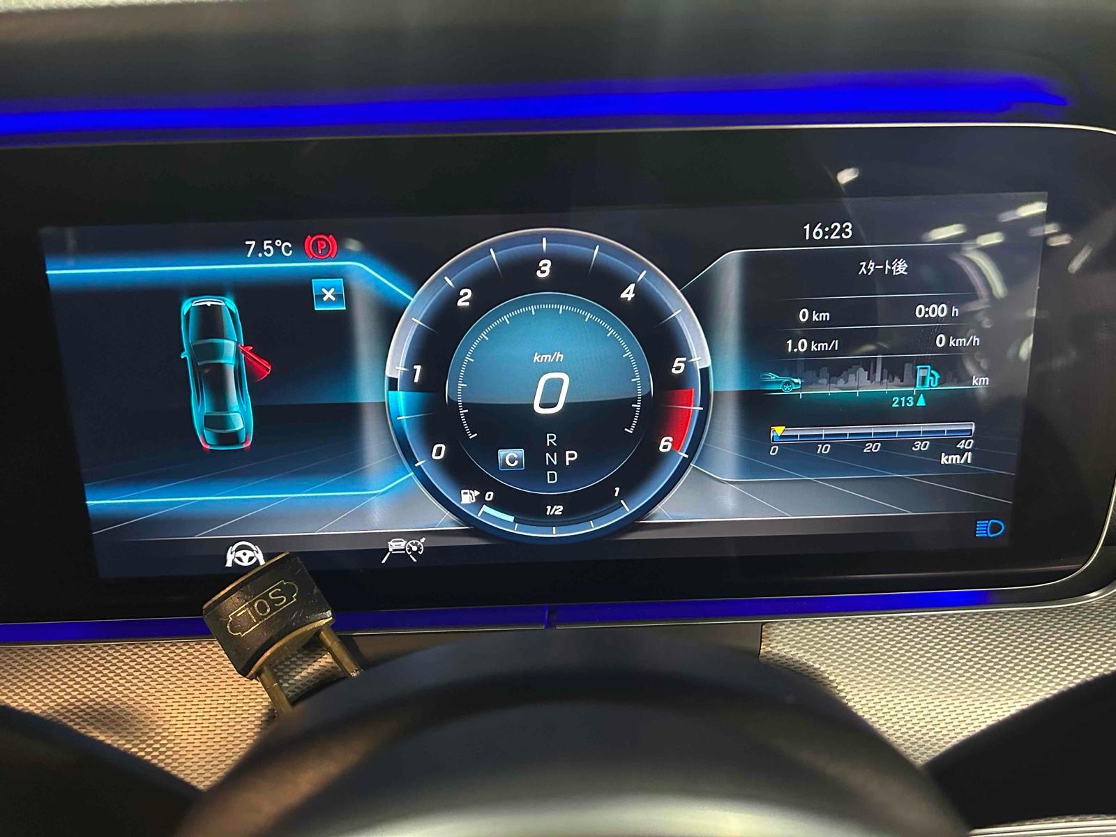 Mercedes-Benz E Class E220D AVANT GYARU