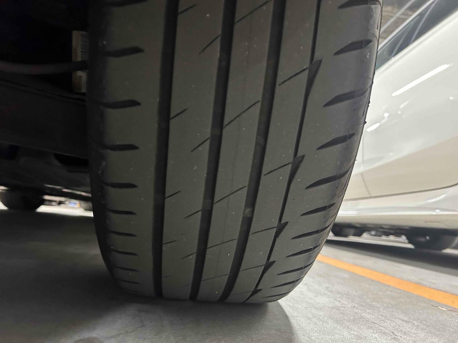 Mercedes-Benz E Class E220D AVANT GYARU