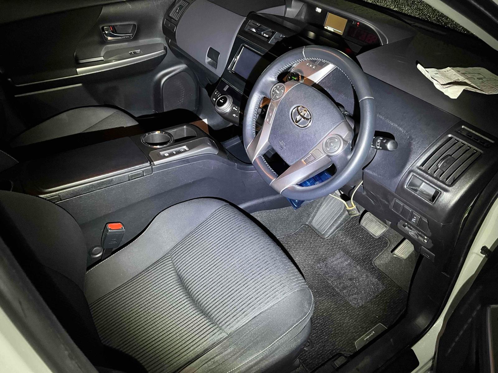 Toyota Prius ALPHA S TOURING SELECTION