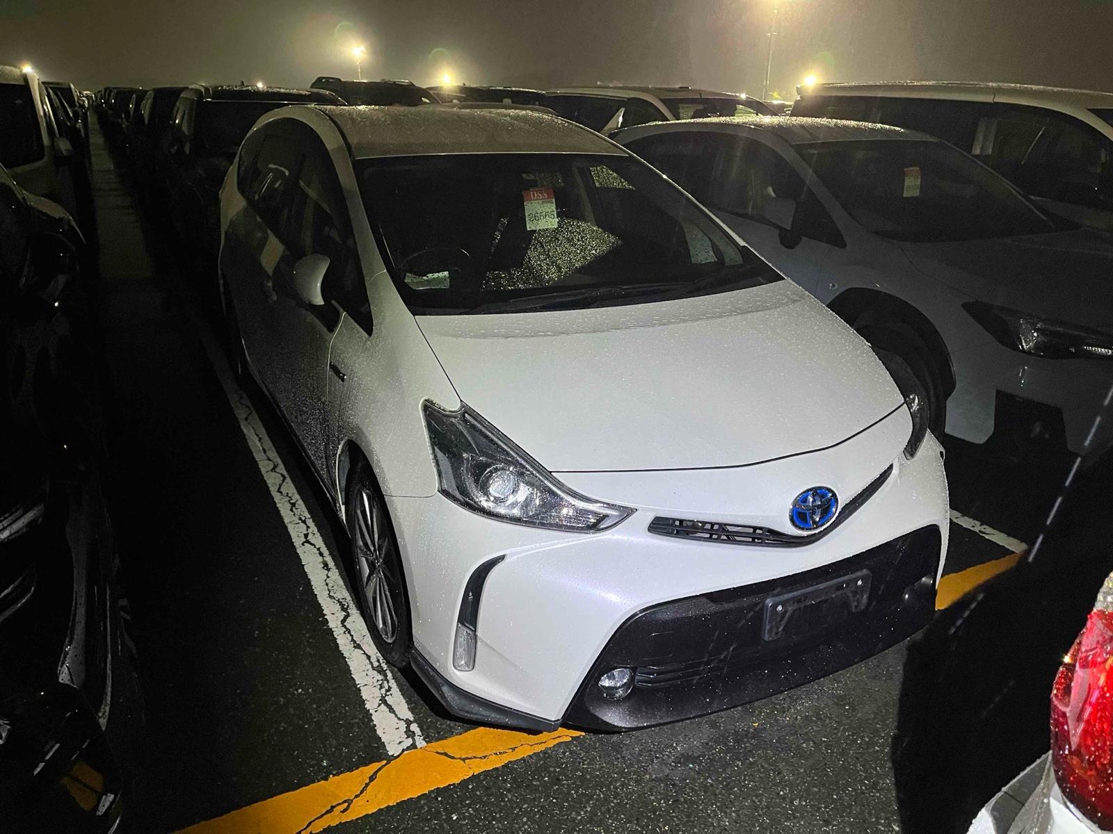 Toyota Prius ALPHA S TOURING SELECTION