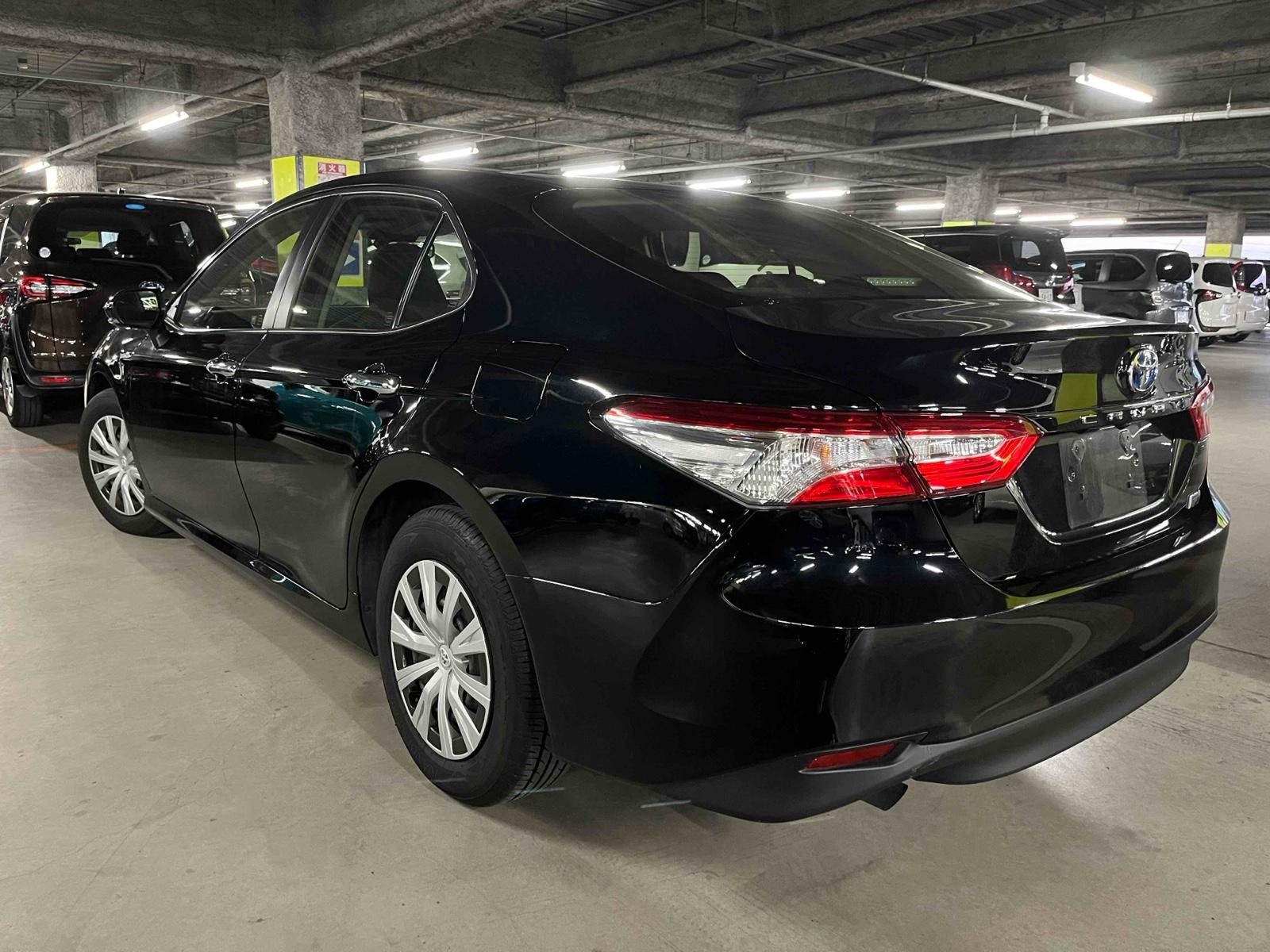 Toyota Camry 4D X