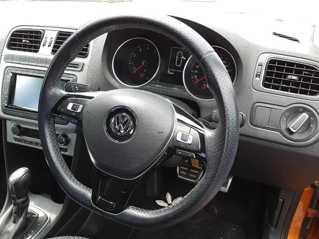 Volkswagen Polo クロスポロ