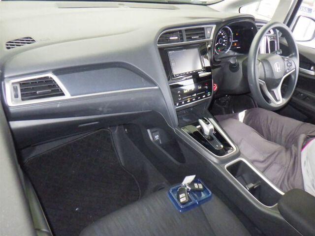 Honda Shuttle HYBRID HONDA SENSING