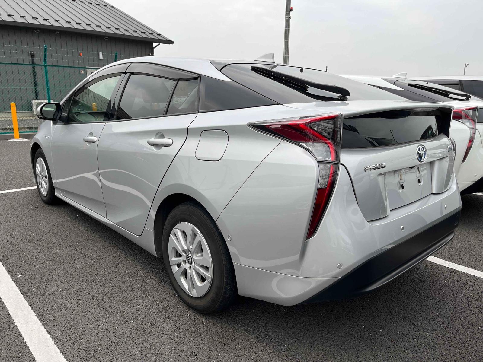 Toyota Prius  S SAFETY PLUS