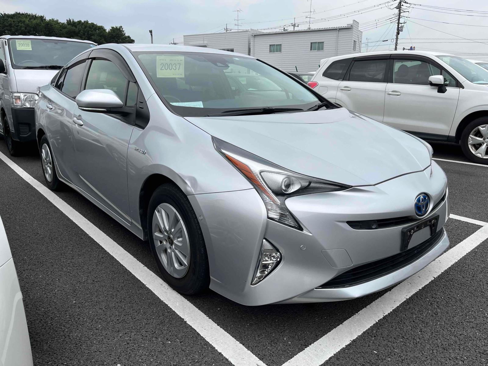 Toyota Prius  S SAFETY PLUS