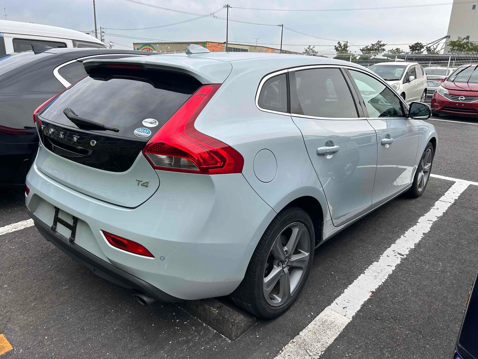 Volvo V40 T4