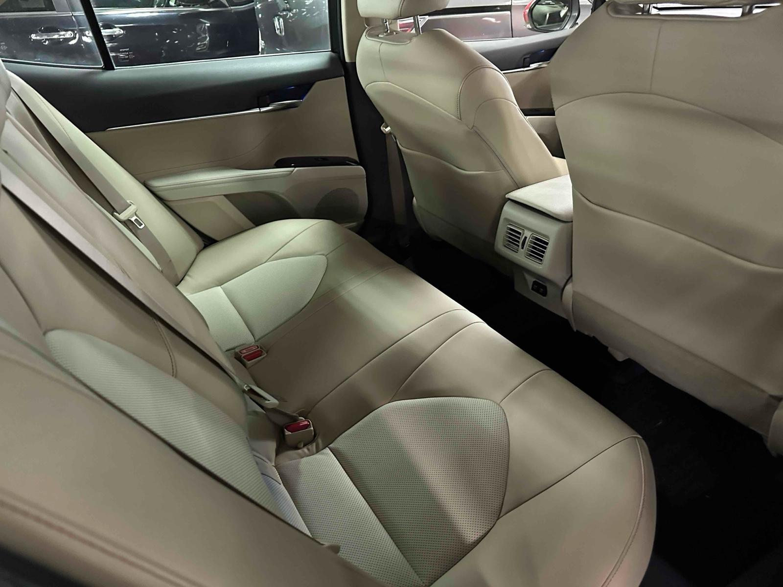 Toyota Camry G LEATHER PACKAGE