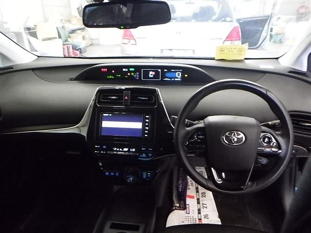 Toyota Prius  S SAFETY PLUS 2