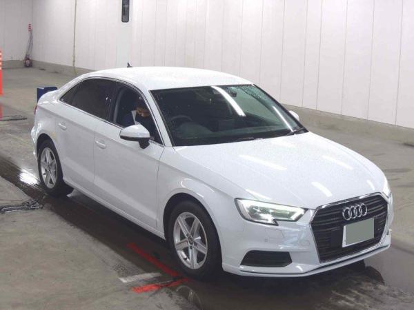 Audi A3 SEDAN 30TFSI