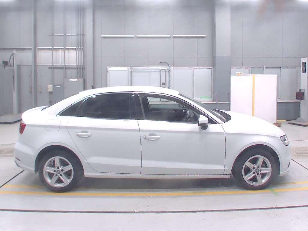 Audi A3 SEDAN 30TFSI