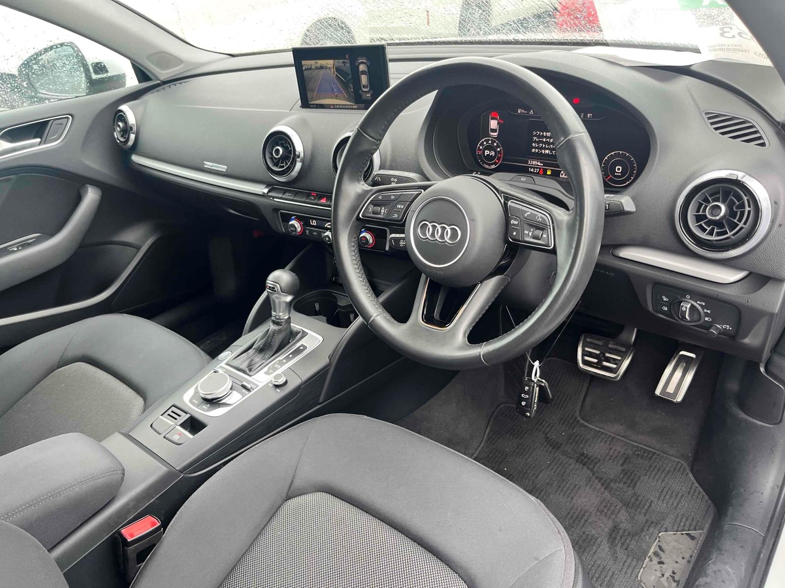 Audi A3 SEDAN 30TFSI